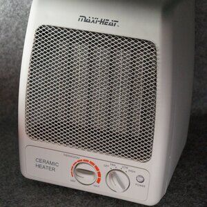 Maxi‑Heat 1500W Ceramic Heater Model CH110 Portable Space Heater Preowned